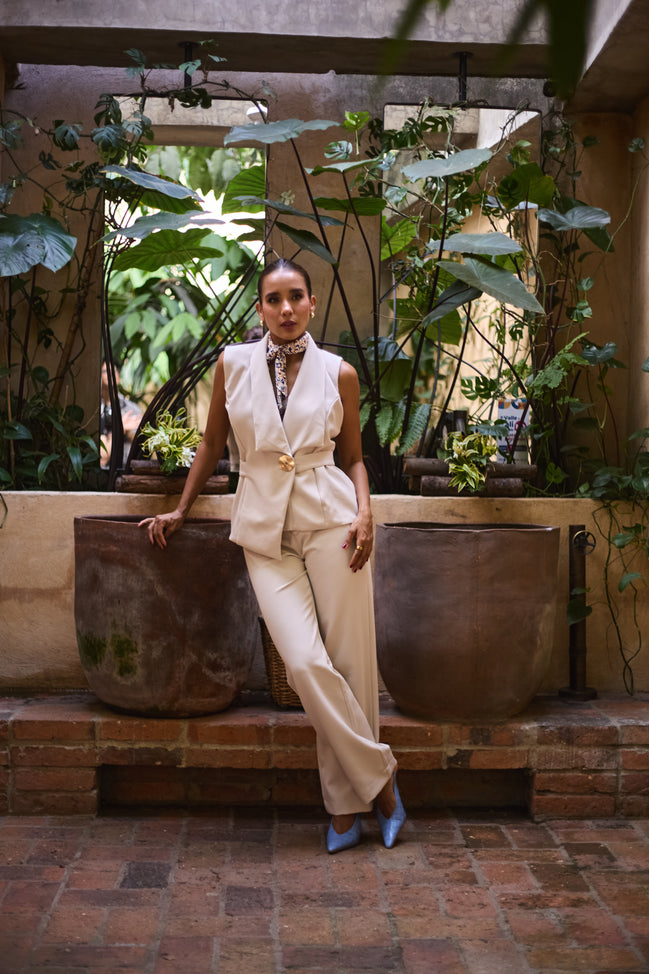 EL! SET NUDE